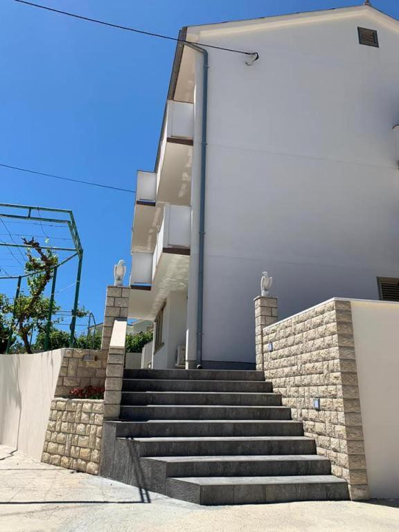 Rooms In Family House Vera Mundanije Exterior foto